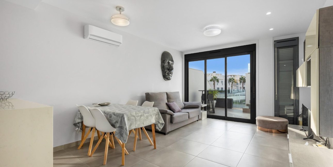 Resale - Bungalow -
Torrevieja - Los Balcones - Los Altos del Edén