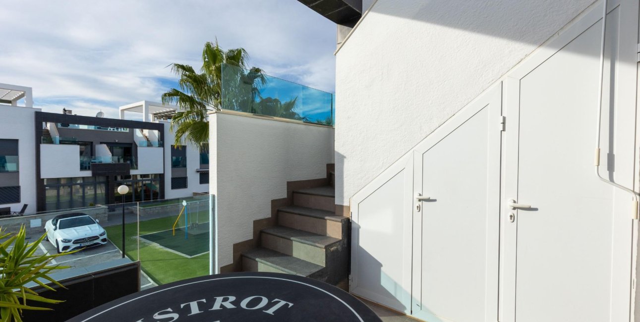 Resale - Bungalow -
Torrevieja - Los Balcones - Los Altos del Edén