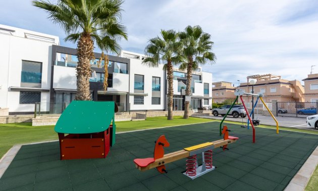 Resale - Bungalow -
Torrevieja - Los Balcones - Los Altos del Edén