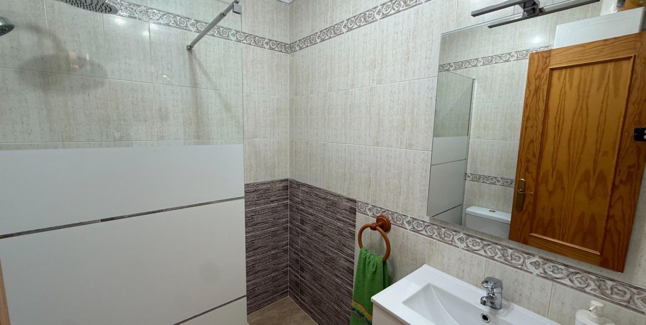 Resale - Bungalow -
Torrevieja - Aguas Nuevas