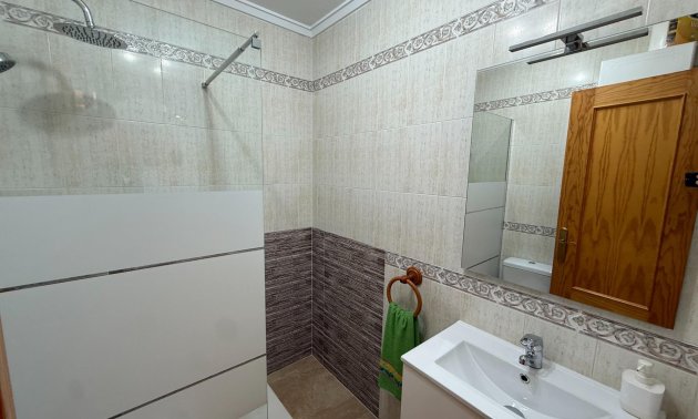 Resale - Bungalow -
Torrevieja - Aguas Nuevas