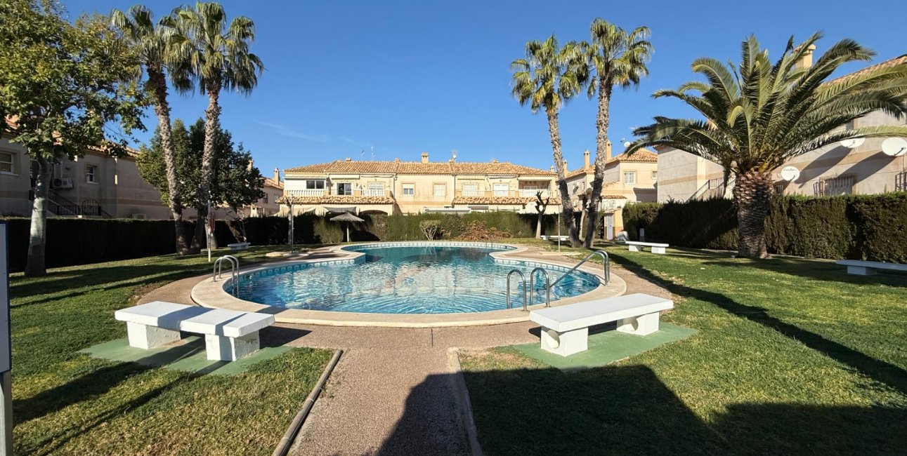 Resale - Bungalow -
Torrevieja - Aguas Nuevas