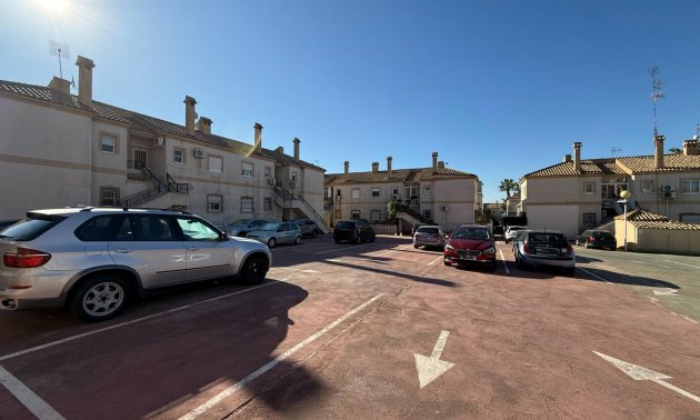 Resale - Bungalow -
Torrevieja - Aguas Nuevas