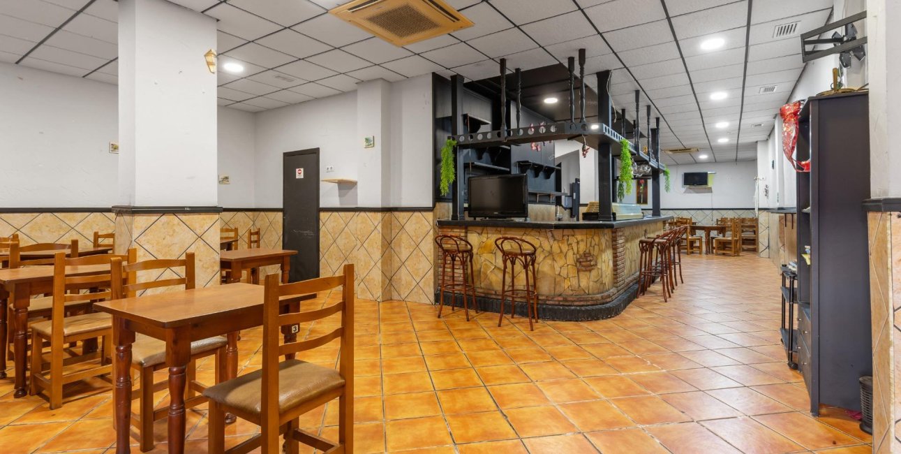 Rynek wtórny - Lokal handlowy -
Torrevieja - Estacion de autobuses