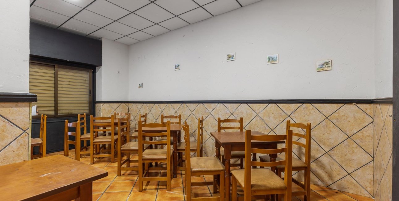 Rynek wtórny - Lokal handlowy -
Torrevieja - Estacion de autobuses