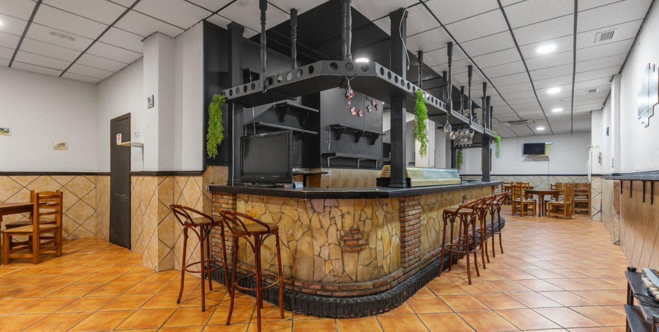 Rynek wtórny - Lokal handlowy -
Torrevieja - Estacion de autobuses