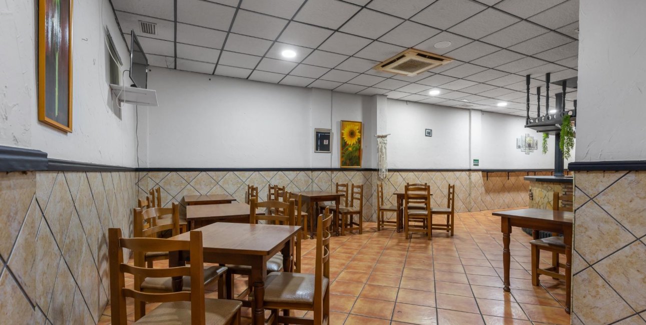 Rynek wtórny - Lokal handlowy -
Torrevieja - Estacion de autobuses