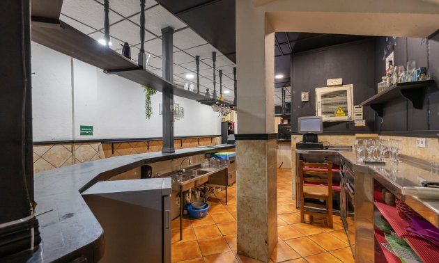 Rynek wtórny - Lokal handlowy -
Torrevieja - Estacion de autobuses