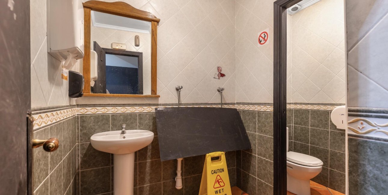 Rynek wtórny - Lokal handlowy -
Torrevieja - Estacion de autobuses