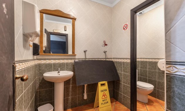 Rynek wtórny - Lokal handlowy -
Torrevieja - Estacion de autobuses