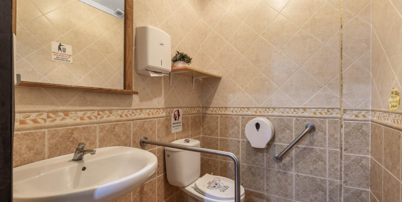 Rynek wtórny - Lokal handlowy -
Torrevieja - Estacion de autobuses