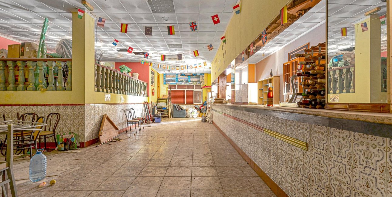 Resale - Commercial -
Torrevieja - Playa del Cura