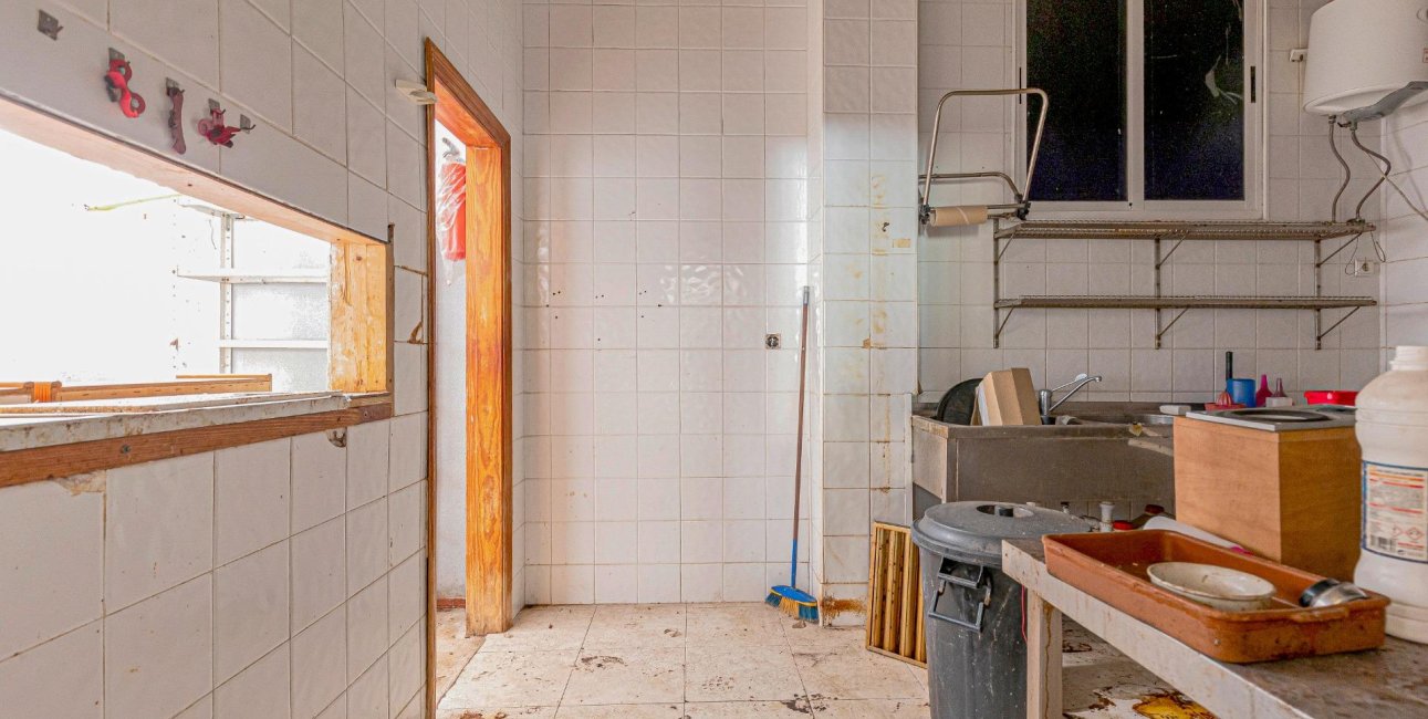 Resale - Commercial -
Torrevieja - Playa del Cura