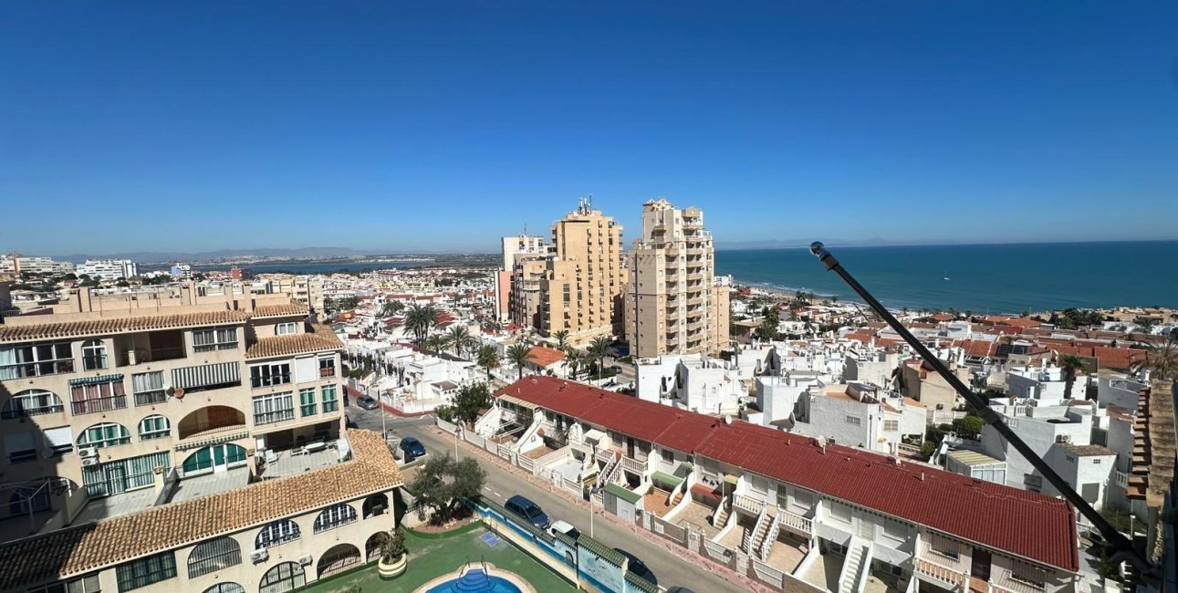 Reventa - Ático -
Torrevieja - La Mata