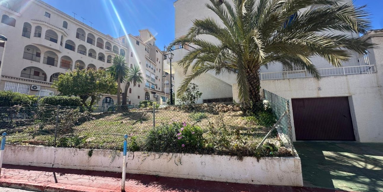 Reventa - Ático -
Torrevieja - La Mata