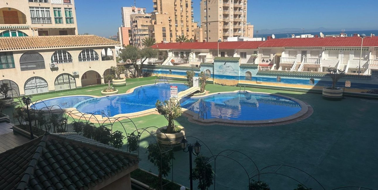 Reventa - Ático -
Torrevieja - La Mata