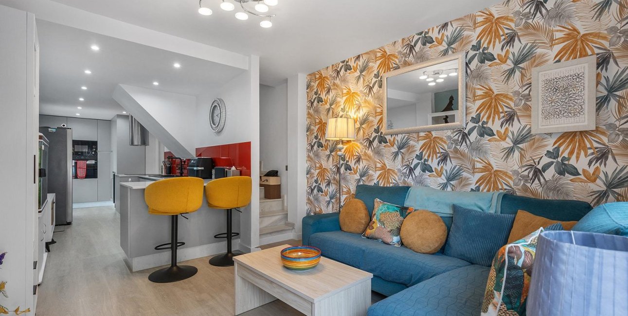 Resale - Villa -
Guardamar del Segura - Urbanizaciones