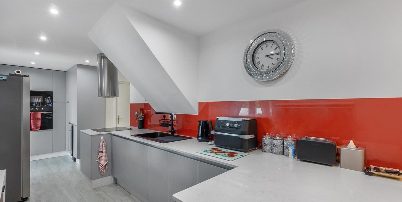 Resale - Villa -
Guardamar del Segura - Urbanizaciones