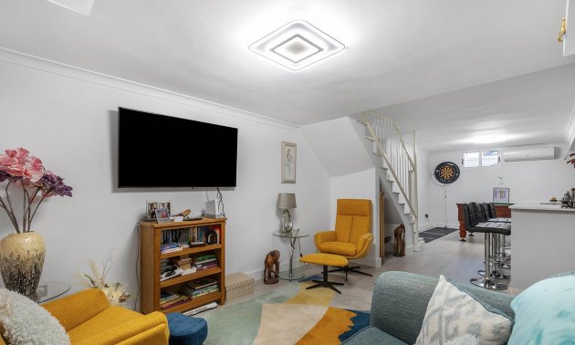 Resale - Villa -
Guardamar del Segura - Urbanizaciones