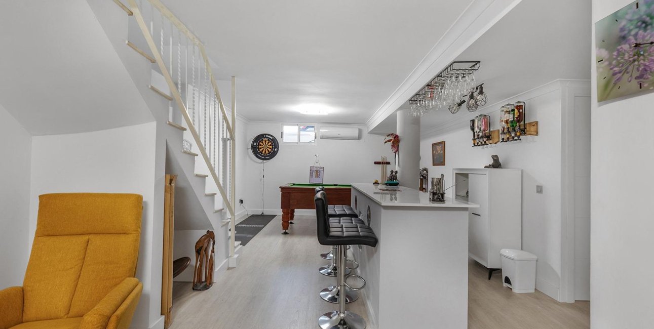 Resale - Villa -
Guardamar del Segura - Urbanizaciones