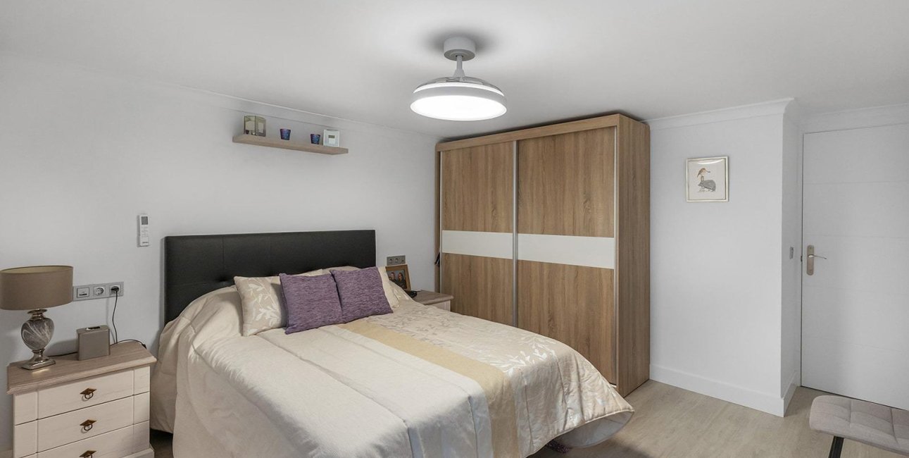 Resale - Villa -
Guardamar del Segura - Urbanizaciones