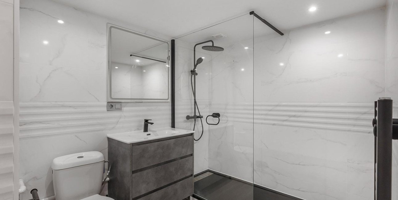 Resale - Villa -
Guardamar del Segura - Urbanizaciones