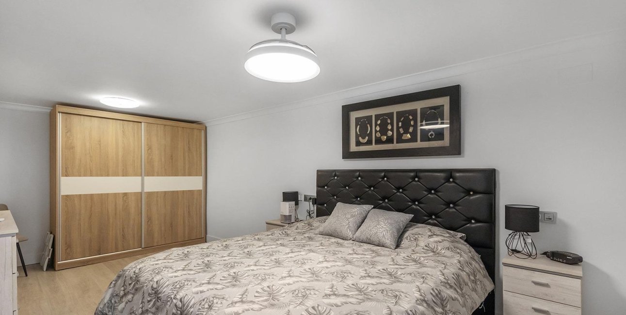 Resale - Villa -
Guardamar del Segura - Urbanizaciones