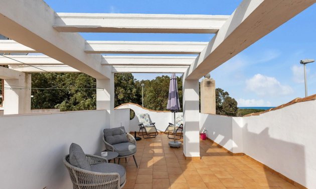 Resale - Villa -
Guardamar del Segura - Urbanizaciones