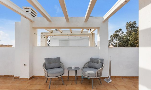 Resale - Villa -
Guardamar del Segura - Urbanizaciones