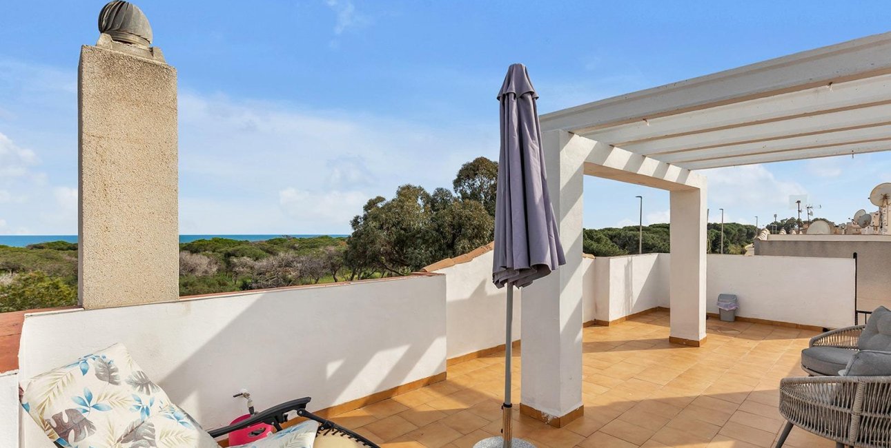 Resale - Villa -
Guardamar del Segura - Urbanizaciones