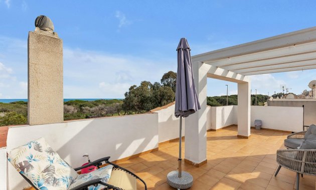 Resale - Villa -
Guardamar del Segura - Urbanizaciones