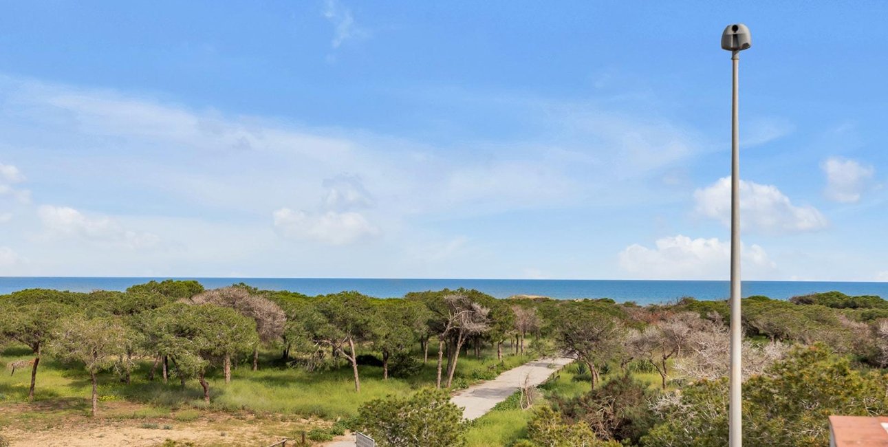 Resale - Villa -
Guardamar del Segura - Urbanizaciones