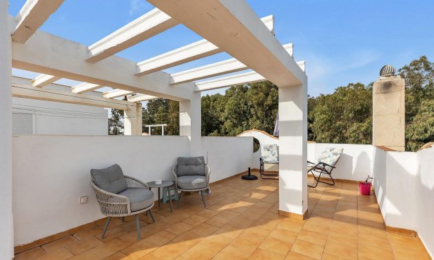 Resale - Villa -
Guardamar del Segura - Urbanizaciones