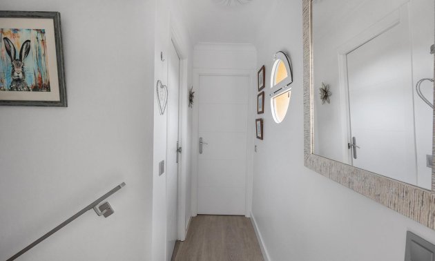 Resale - Villa -
Guardamar del Segura - Urbanizaciones