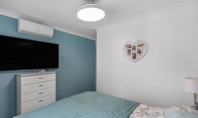 Resale - Villa -
Guardamar del Segura - Urbanizaciones