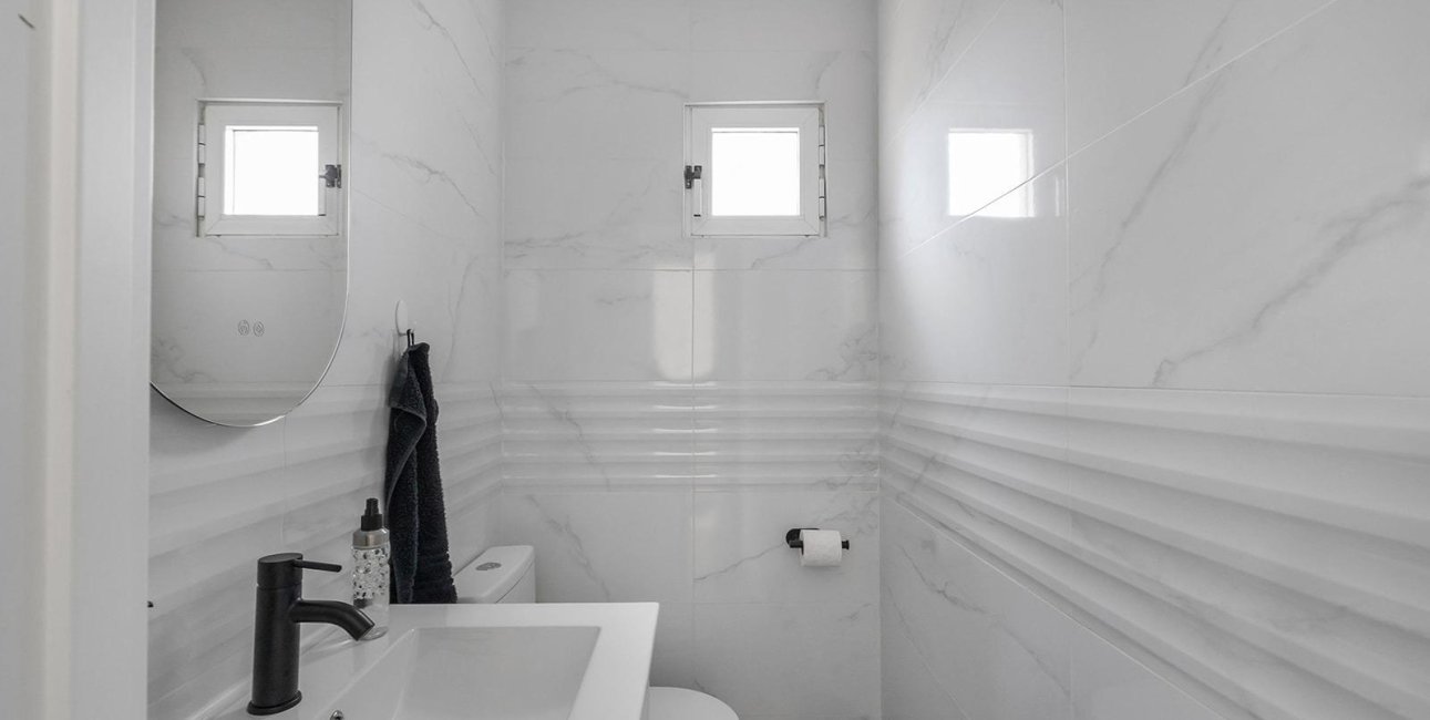 Resale - Villa -
Guardamar del Segura - Urbanizaciones