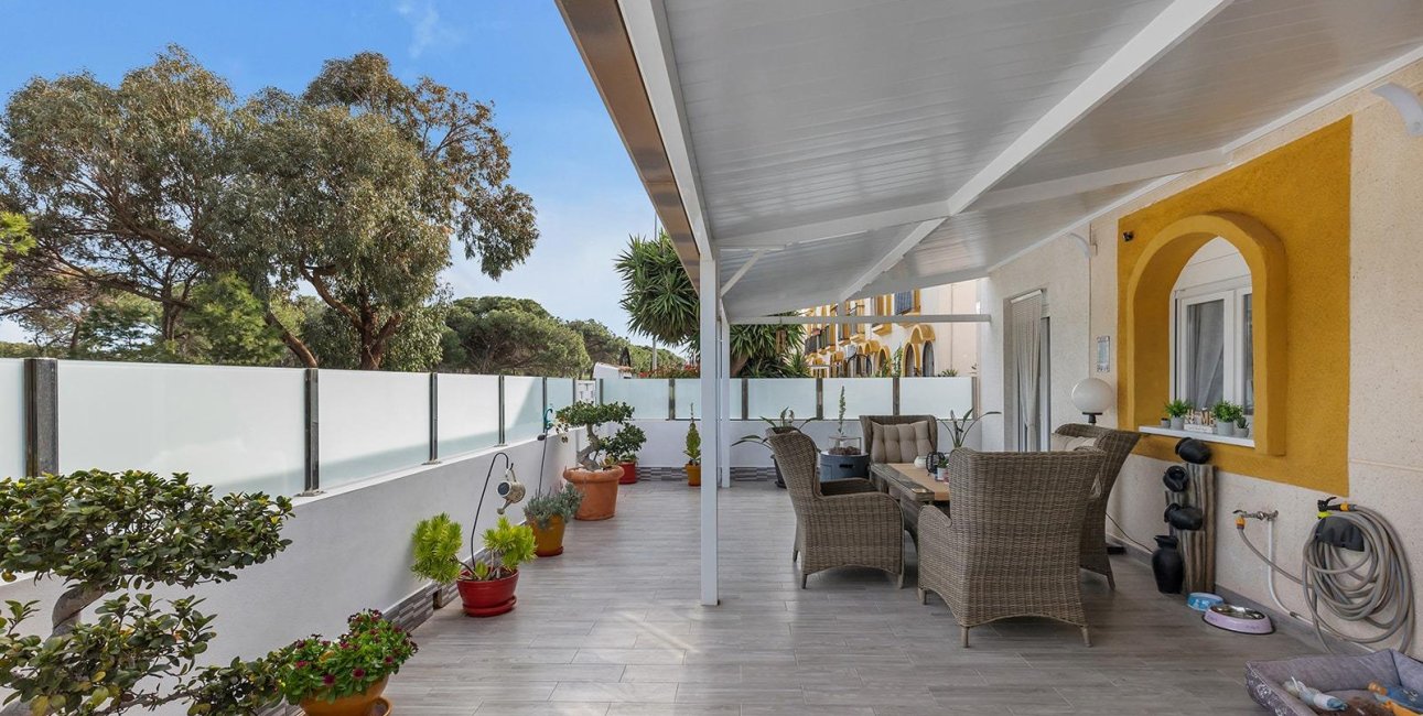 Resale - Villa -
Guardamar del Segura - Urbanizaciones