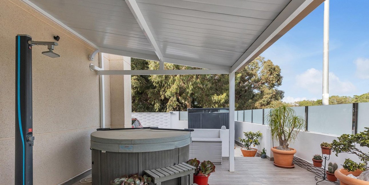 Resale - Villa -
Guardamar del Segura - Urbanizaciones