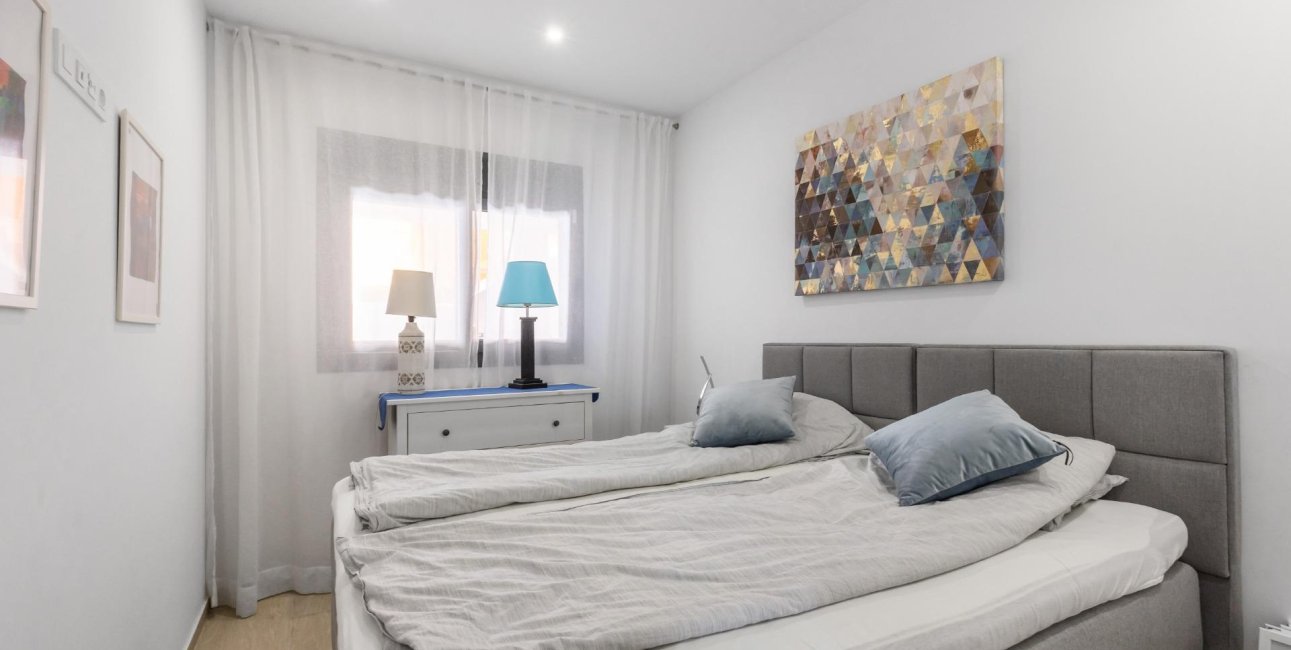 Resale - Apartment / flat -
Torrevieja - Frutales - Rosaleda