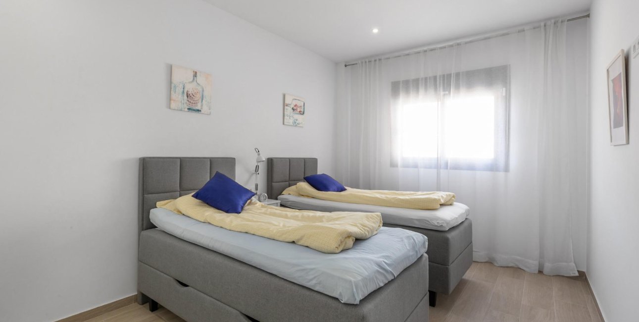 Resale - Apartment / flat -
Torrevieja - Frutales - Rosaleda