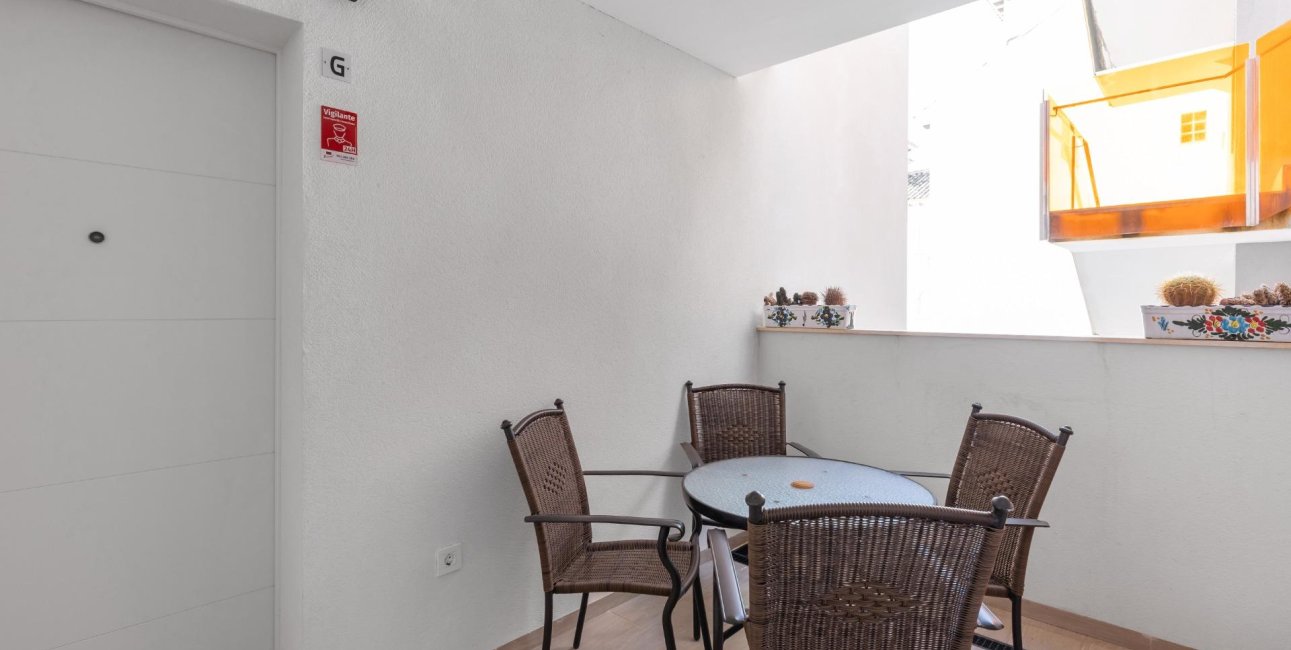 Resale - Apartment / flat -
Torrevieja - Frutales - Rosaleda