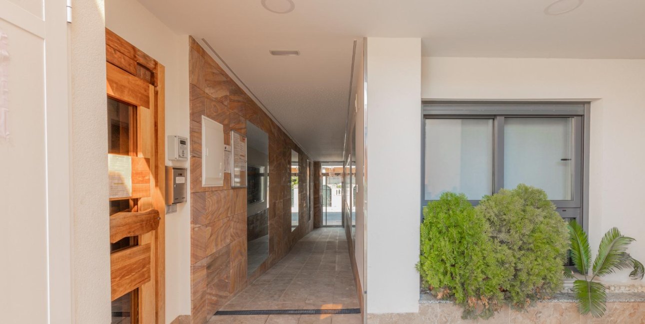 Resale - Apartment / flat -
Torrevieja - Frutales - Rosaleda