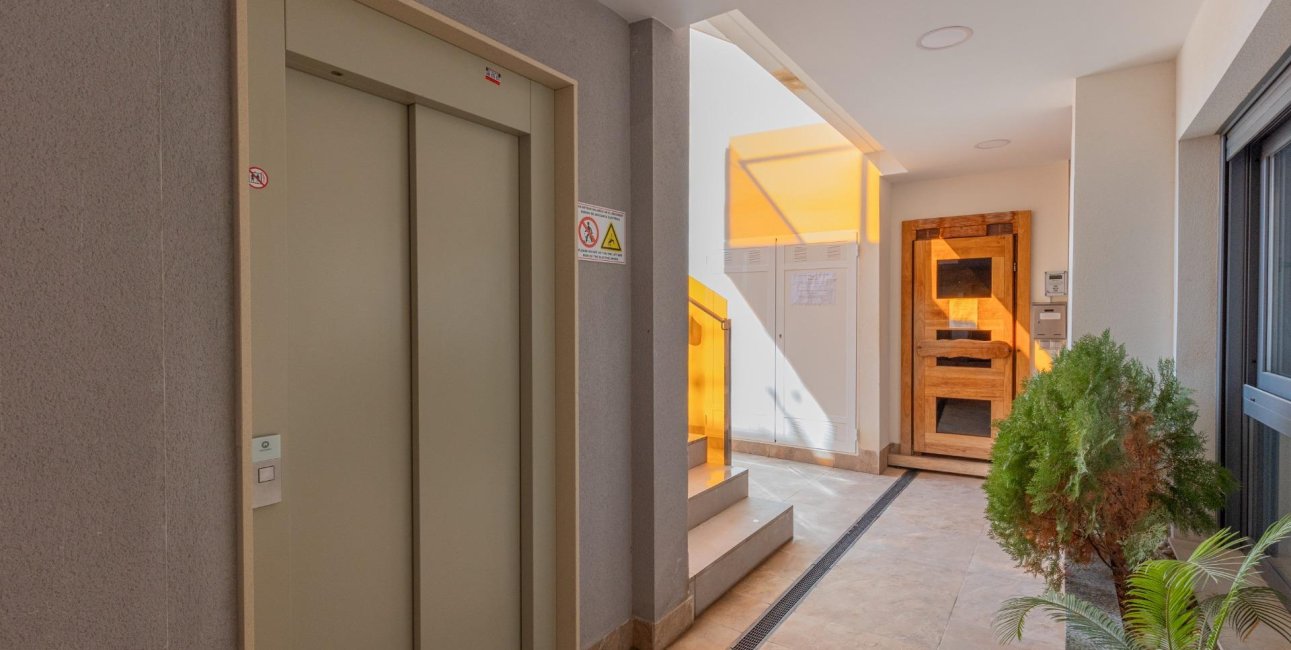 Resale - Apartment / flat -
Torrevieja - Frutales - Rosaleda