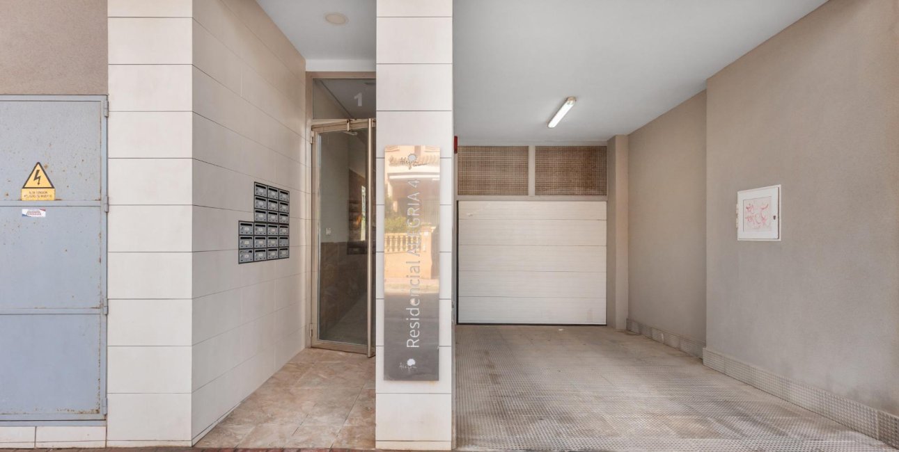 Resale - Apartment / flat -
Torrevieja - Frutales - Rosaleda