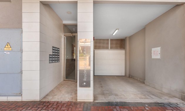 Resale - Apartment / flat -
Torrevieja - Frutales - Rosaleda