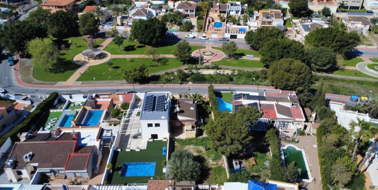 Resale - Villa -
Torrevieja - Los Balcones - Los Altos del Edén