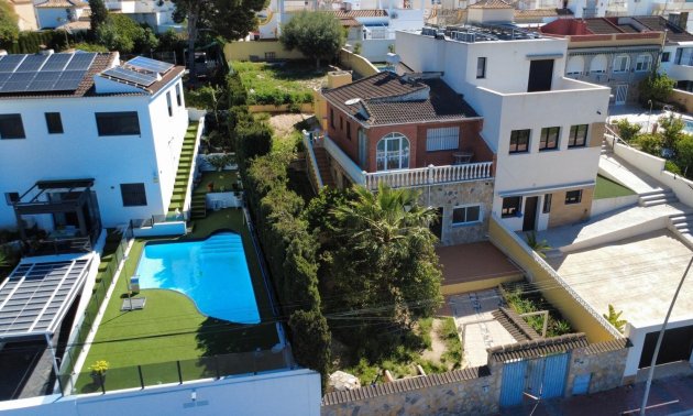 Resale - Villa -
Torrevieja - Los Balcones - Los Altos del Edén