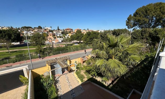 Resale - Villa -
Torrevieja - Los Balcones - Los Altos del Edén