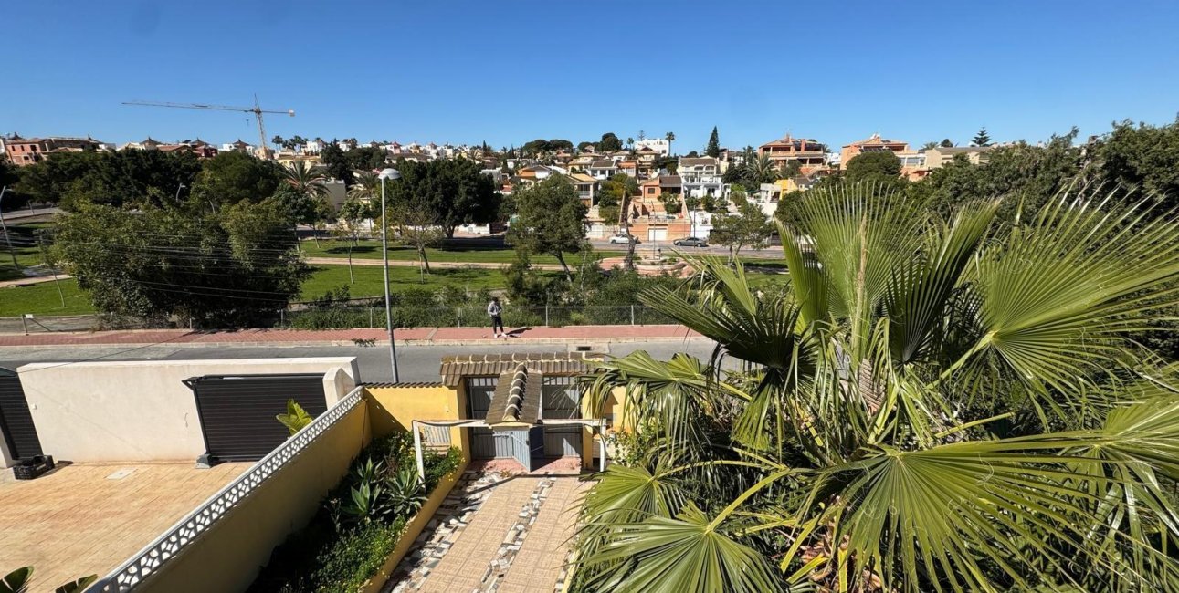 Resale - Villa -
Torrevieja - Los Balcones - Los Altos del Edén