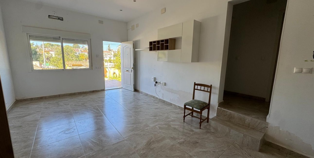 Resale - Villa -
Torrevieja - Los Balcones - Los Altos del Edén